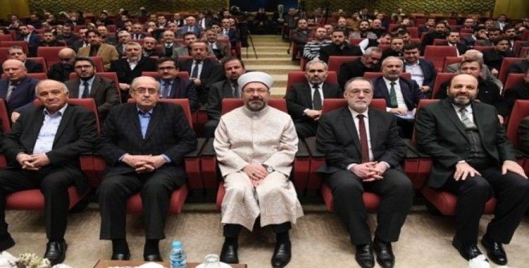 Diyanet İşleri Başkanı Erbaş, 'İyiliğe Vakfedilmiş Hayatlar' programına katıldı