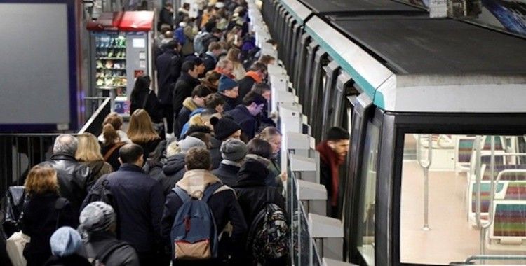 Fransa'da grevlerin tren şirketine 20 günlük maliyeti 600 milyon Euro