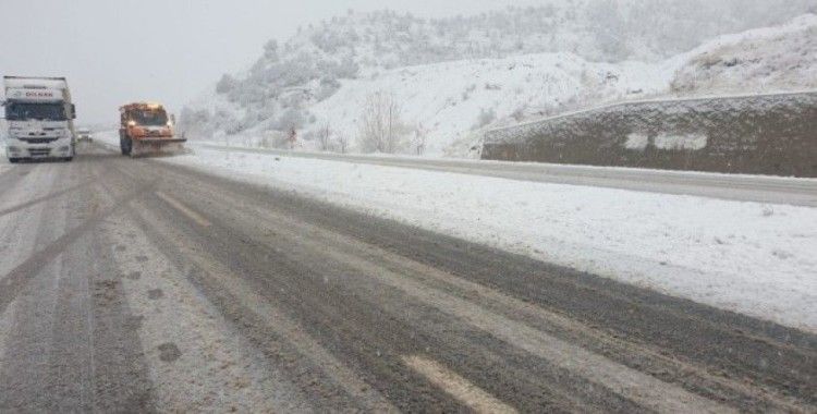 Sürücüler Ankara yolunda kara hazırlıksız yakalandı