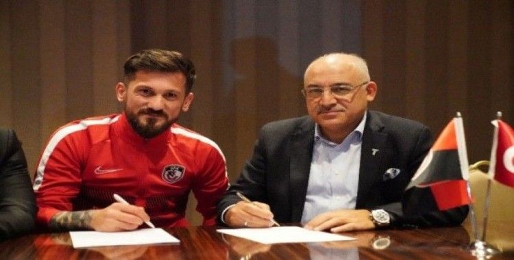 Gaziantep FK'da iki futbolcunun sözleşmesi uzatıldı