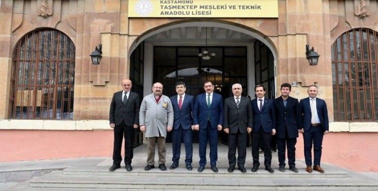 Belediye Başkanı Opr. Dr. Rahmi Galip Vidinlioğlu okul ziyaretlerini gazipaşa ve taşmektep ile sürdürdü