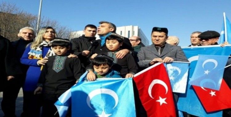 Kızılay Meydanı’nda Uygur Türklerine destek eylemi