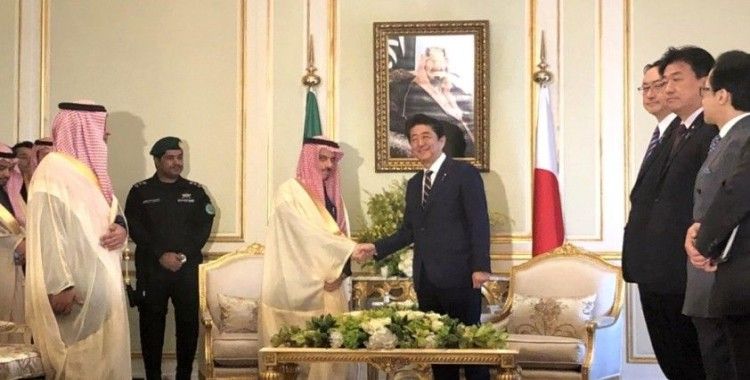 Japonya Başbakanı Abe, Suudi Dışişleri Bakanı Al Suud ile görüştü