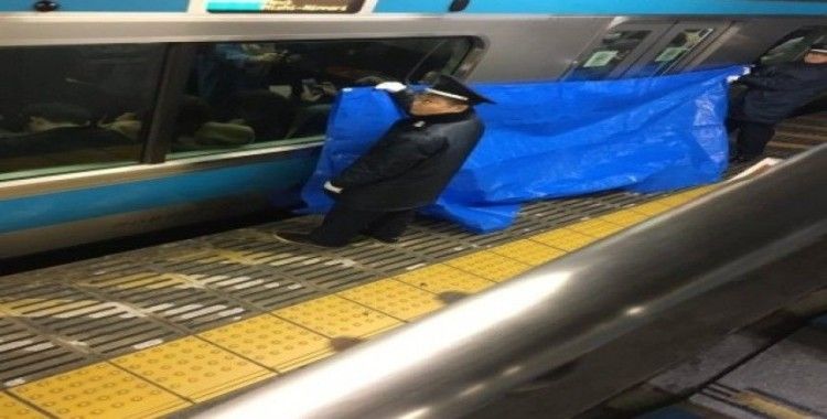 Japonya’da görme engelli yolcu trenin altında kaldı