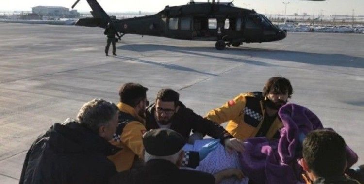 Yaşlı kadın, askeri helikopterle getirildiği Muş’ta tedavi altına alındı