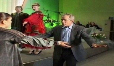 Putin ile Bush’un birlikte dans ettiği görüntüler ortaya çıktı