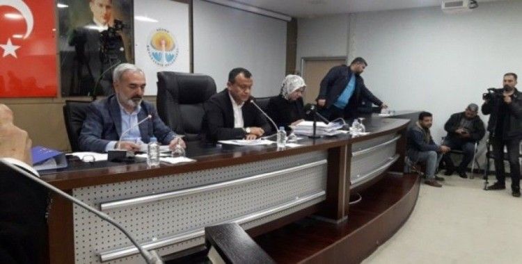Adana Büyükşehir Belediyesi’nde "yetki gaspı" tartışması