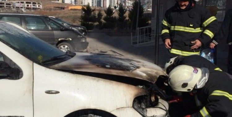 Kırıkkale’de park halindeki otomobil yandı