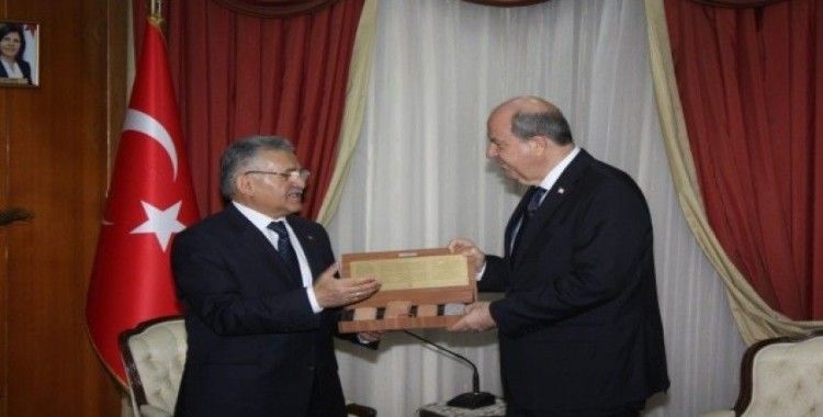 KKTC Başbakanı Tatar, Kayseri Belediye Başkanı Büyükkılıç’ı kabul etti