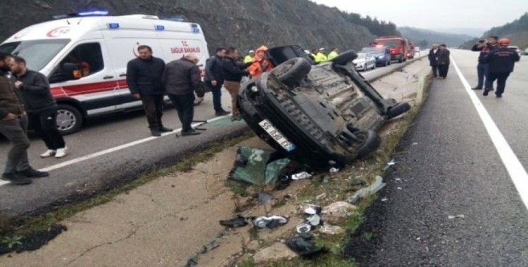 Otomobil kaygan yolda takla attı: 1 ölü, 3 yaralı