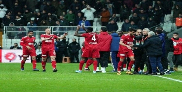 Süper Lig: Beşiktaş: 1 - D.G.Sivasspor: 2 (Maç sonucu)