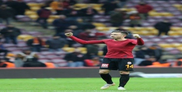 Galatasaray ikinci yarıya galibiyetle başladı