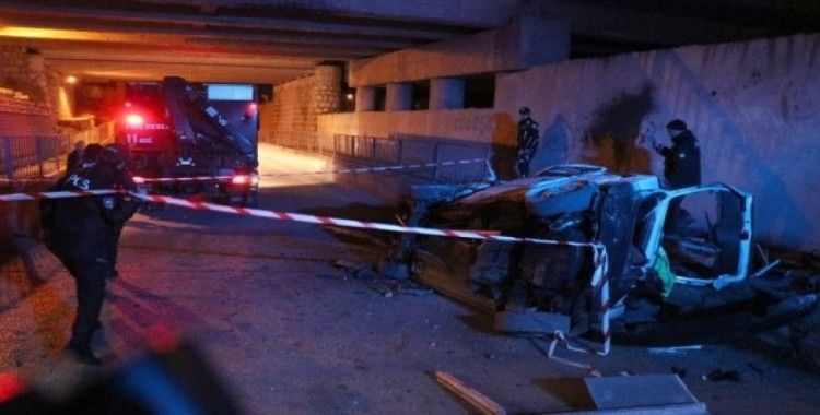 Bolu’da, köprüden uçan otomobil hurdaya döndü: 2 ölü