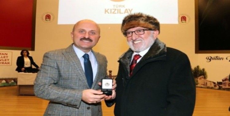 Kızılay’dan Amasya’daki düzenli kan bağışçılarına madalya