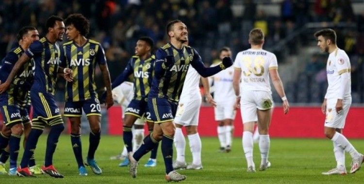Fenerbahçe çeyrek final biletini iki golle aldı