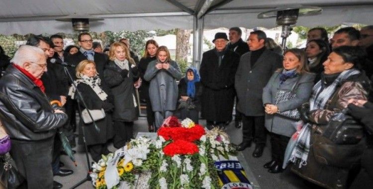 56 yaşında hayatını kaybeden Mustafa Koç mezarı başında anıldı
