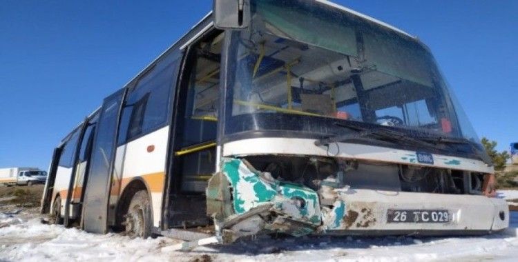 Eskişehir’de halk otobüsü yoldan çıktı: 6 yaralı