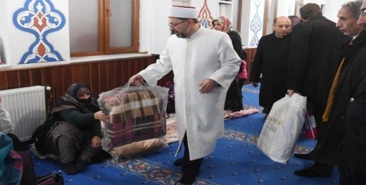 Diyanet İşleri Başkanı Erbaş: 'Camilerimizde ne kadar isterseniz kalabilirsiniz'