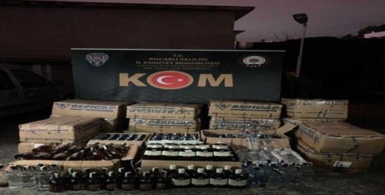 Kocaeli’de polisin durdurduğu araçtan 765 şişe kaçak alkol çıktı