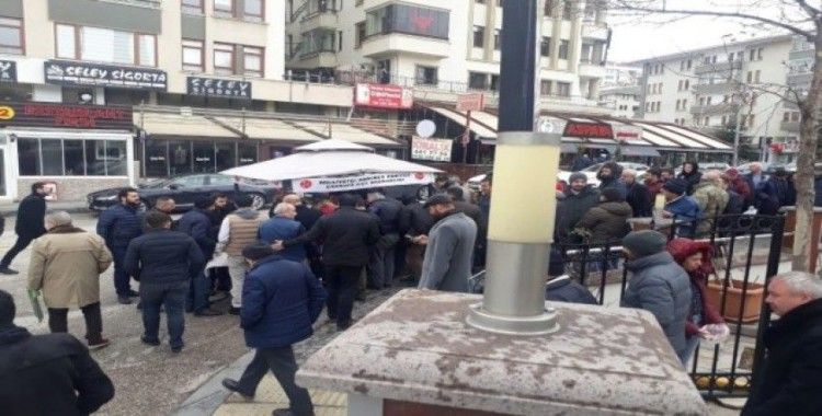 MHP Çankaya yaşanan afetlerin ardından kurban kesip dağıttı