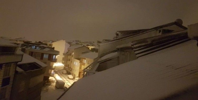 İstanbul sabaha karla uyandı