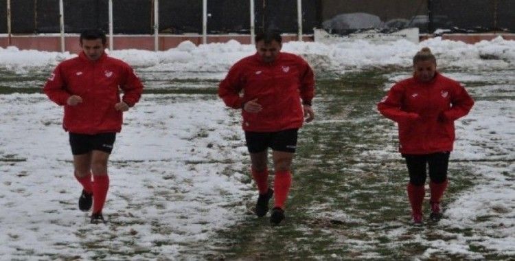 Hekimoğlu Trabzon-Kırklarelispor maçı kar yağışı nedeniyle iptal edildi