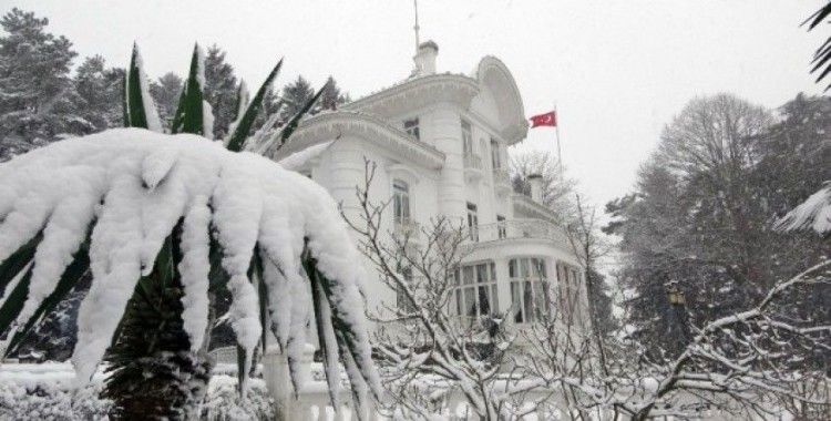Trabzon’da kar yağışı etkisini sürdürüyor