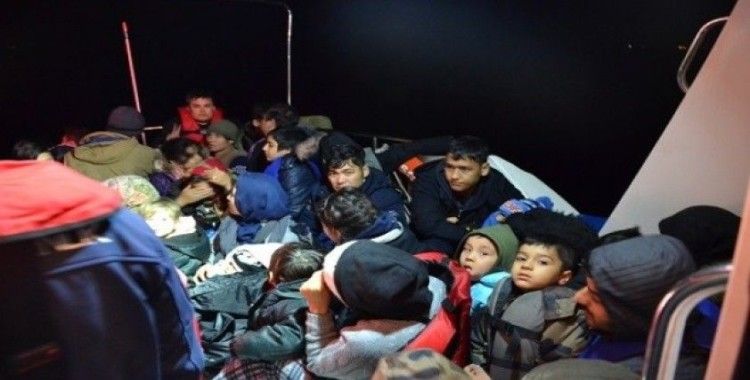 İzmir'de 52 kaçak göçmen yakalandı