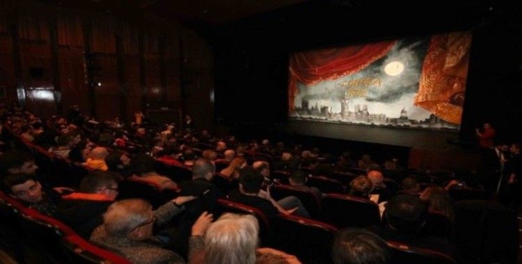 “80 Günde Devr-i Alem” Kocaelili tiyatro severlerle buluştu