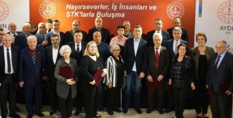 Bakan Selçuk, Aydın’da 42 eğitim gönüllüsünü onurlandırdı