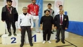 Doğan karate müsabakalarından başarıyla döndü