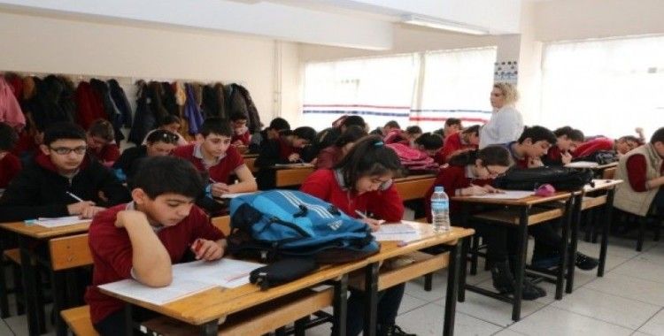 Sivas’ta öğrencilere yönelik izleme sınavı yapıldı