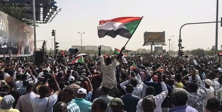 Sudan'da protestolar yeniden alevlendi