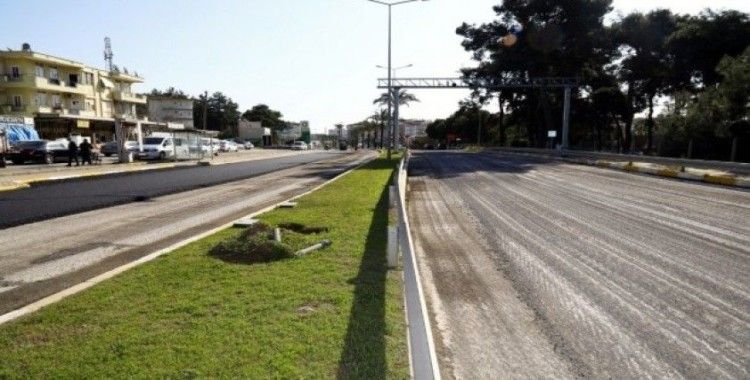 Manavgat Belediyesinden kaldırım ve asfalt atağı