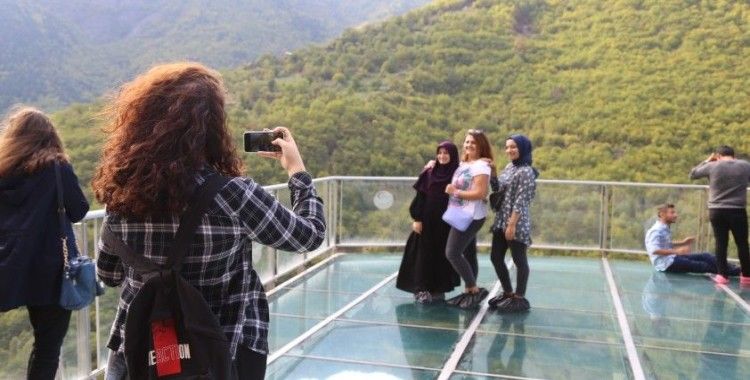 Türkiye'nin en yüksek cam seyir terasını 35 bin 400 kişi ziyaret etti
