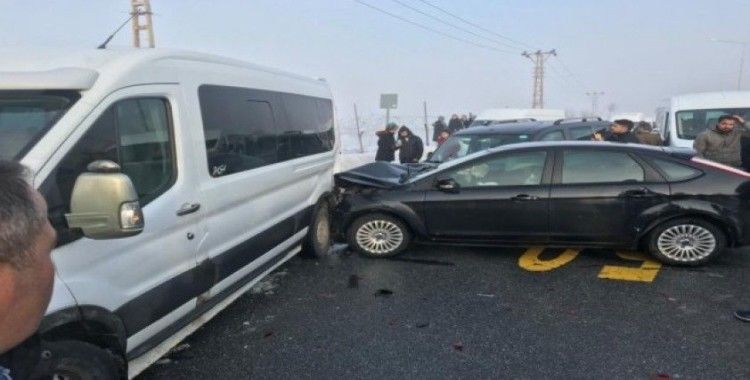 Van’da zincirleme kaza: 5 yaralı