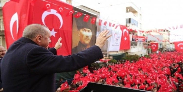 Cumhurbaşkanı Erdoğan: 'Ne hizmet ediyorlar, ne de hizmet edilmesine müsaade ediyorlar'