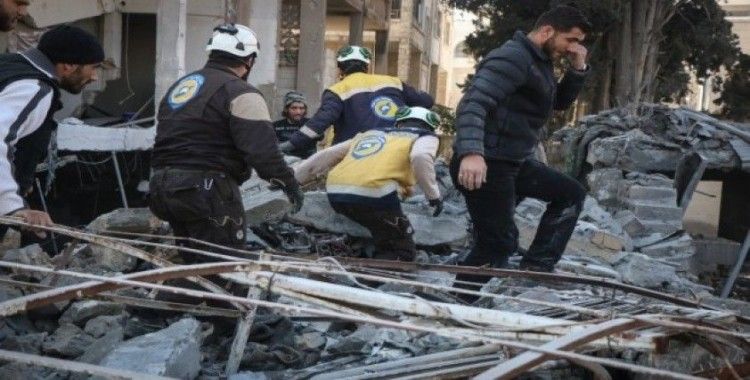 Esad rejimi ve Rus savaş uçakları İdlib'i vurdu: 20 ölü