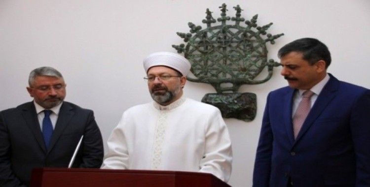 Diyanet İşleri Bakanı Erbaş'tan ırkçılık tepkisi