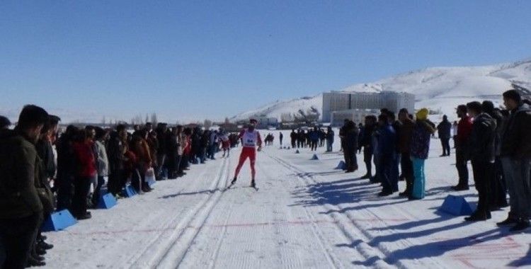 Muş’ta "Üniversitelerarası Kayaklı Koşu Türkiye Şampiyonası" startı verildi