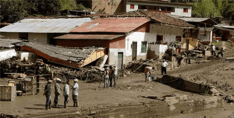 Kolombiya'da toprak kayması: 8 ölü