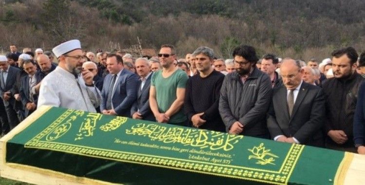 Yaşlı çifti ölüm bile ayırmadı, bir gün arayla toprağa verildiler