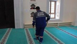 Melike Hatun Camii virüs tehlikesine karşı dezenfekte edildi