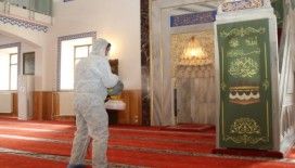 Hacılar’da Cuma Namazı öncesi cami dezenfeksiyonu