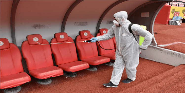 Eskişehirspor Adana Demirspor maçı öncesinde stadyum ilaçlandı