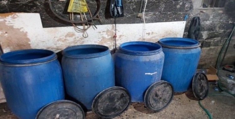 Adana’da 3 bin 650 litre kaçak içki ele geçirildi