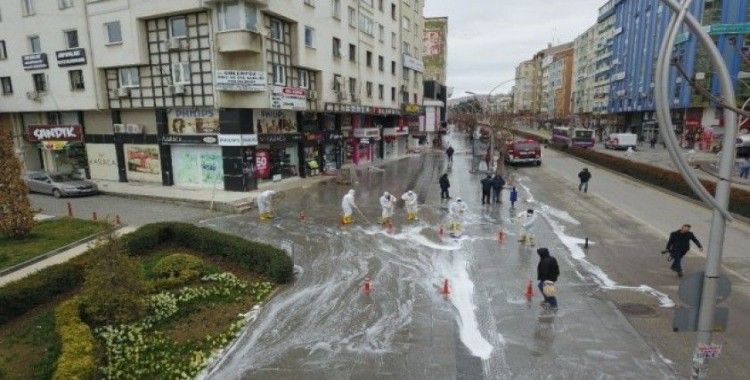 Çorum’da Belediye, tüm cadde ve sokakları yıkadı