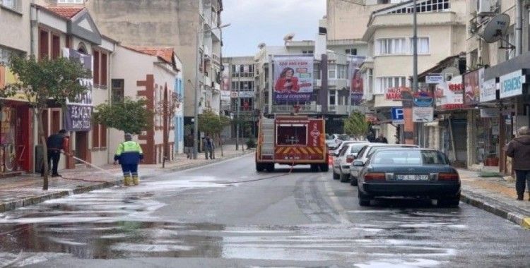 Aydın’da cadde ve sokaklar dezenfekte ediliyor