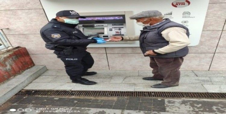 Polis ekiplerinden yaşlılara kesintisiz hizmet