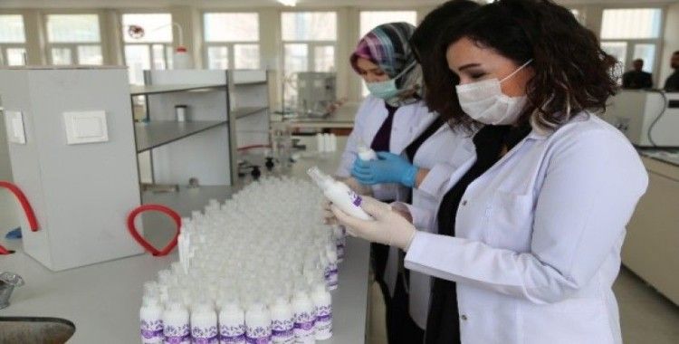 Cumhuriyet Üniversitesinden korona virüsüne karşı el dezenfektanı